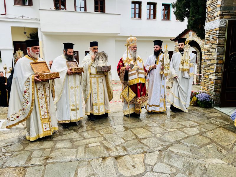 Το Άγιο Πάσχα και η Σύναξη της Παναγίας Ελεούσης στην Ιερά Μητρόπολη Δράμας.